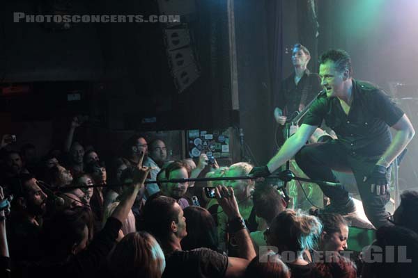 DIE KRUPPS - 2015-09-15 - PARIS - Divan du Monde - Jürgen Engler